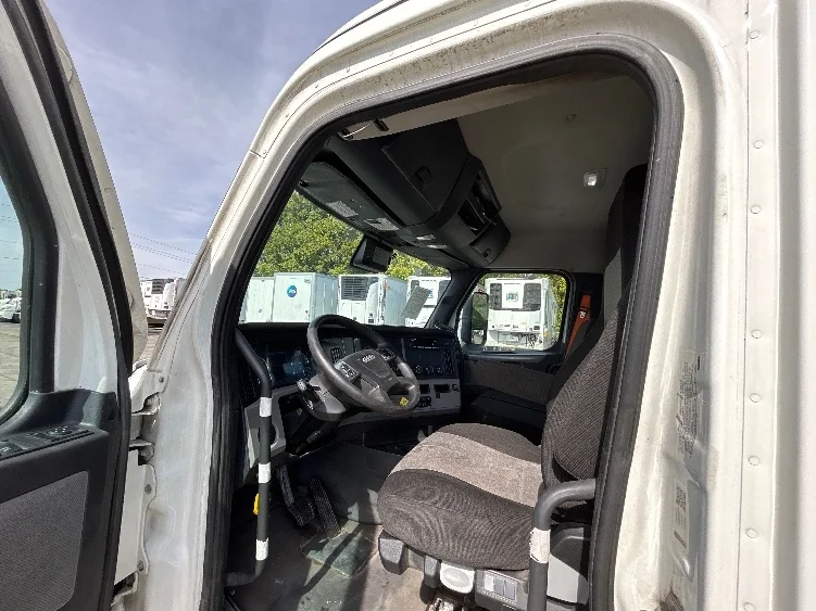 2022 Freightliner Cascadia in Piqua, OH — photo 10