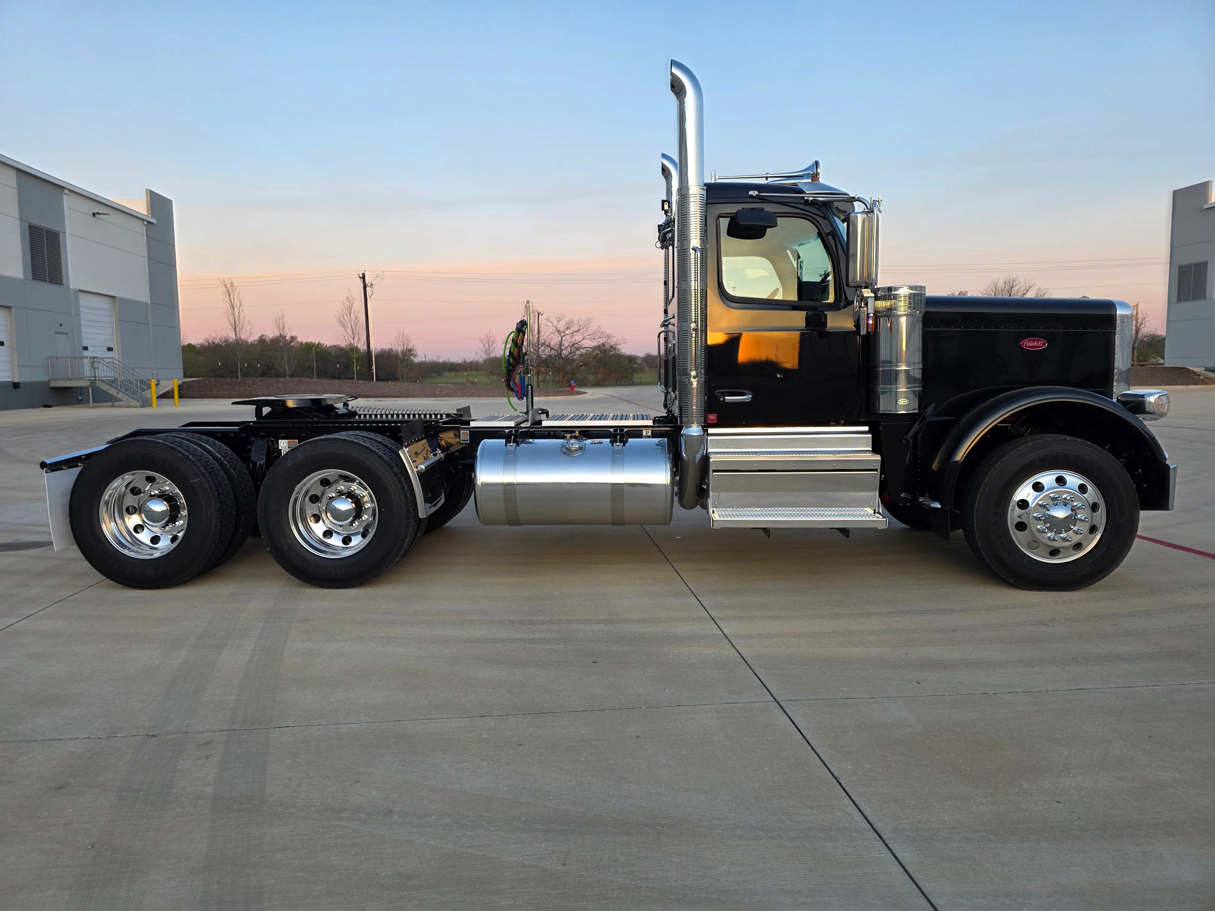 2027 Peterbilt 589 in Raleigh, NC — photo 6