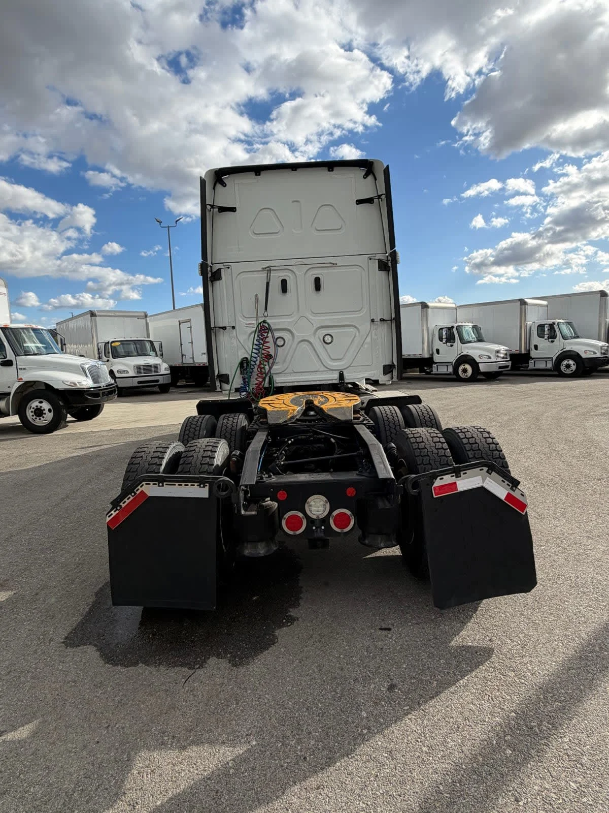 2022 Freightliner Cascadia - image 5