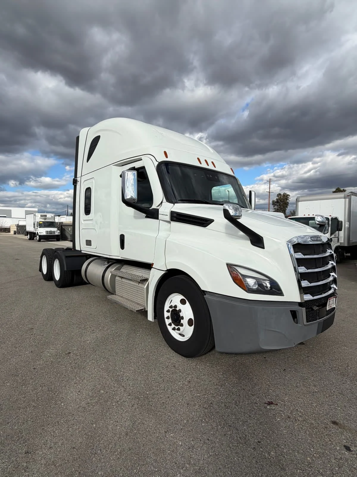 2022 Freightliner Cascadia in Fontana, CA