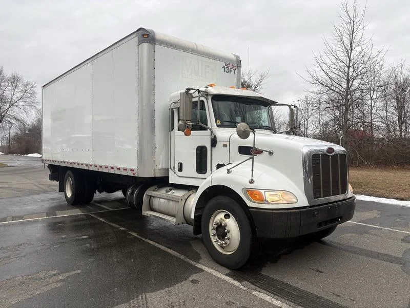 2017 Peterbilt 337