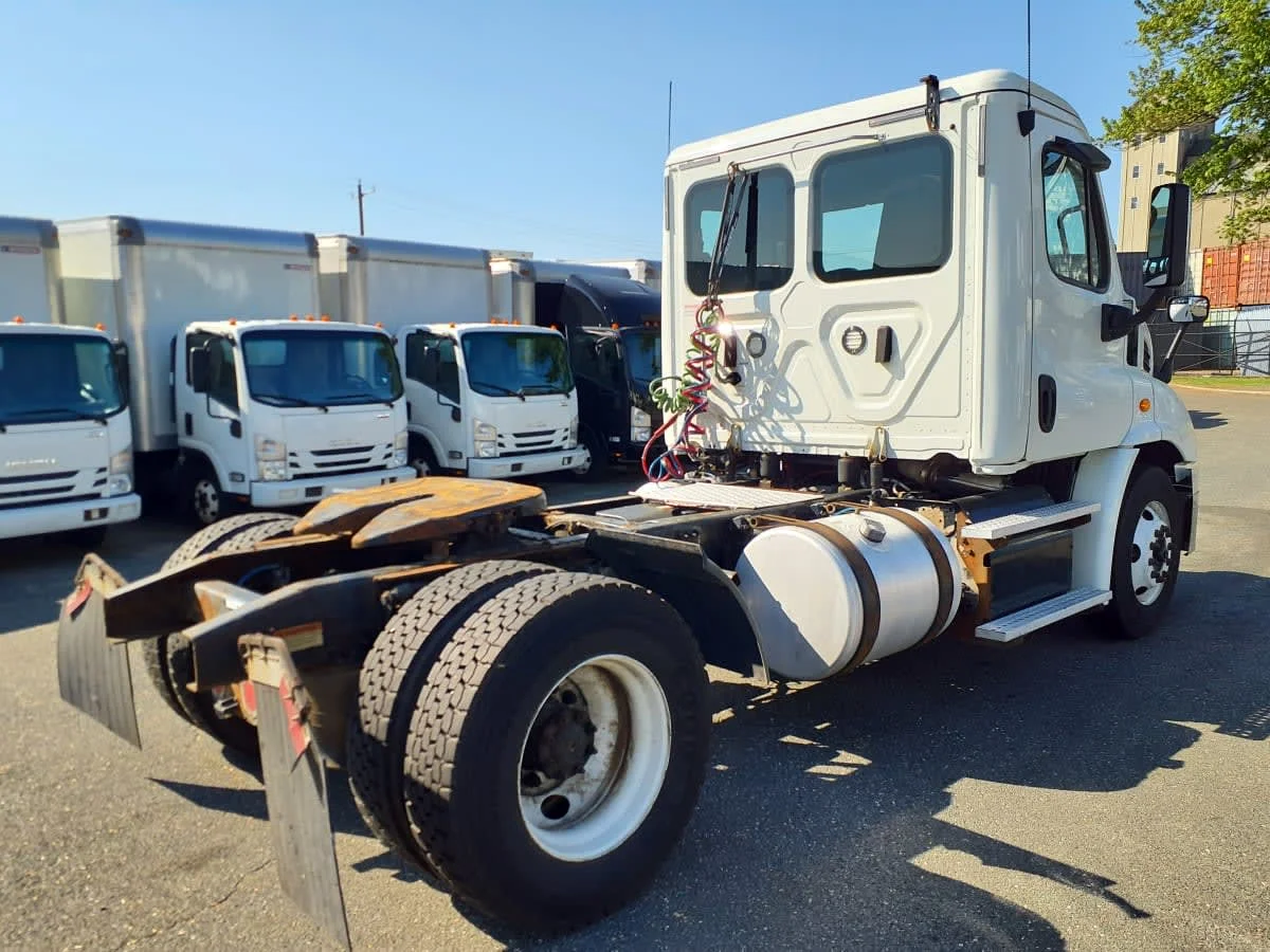2018 Freightliner Cascadia in Springfield, MA — photo 4