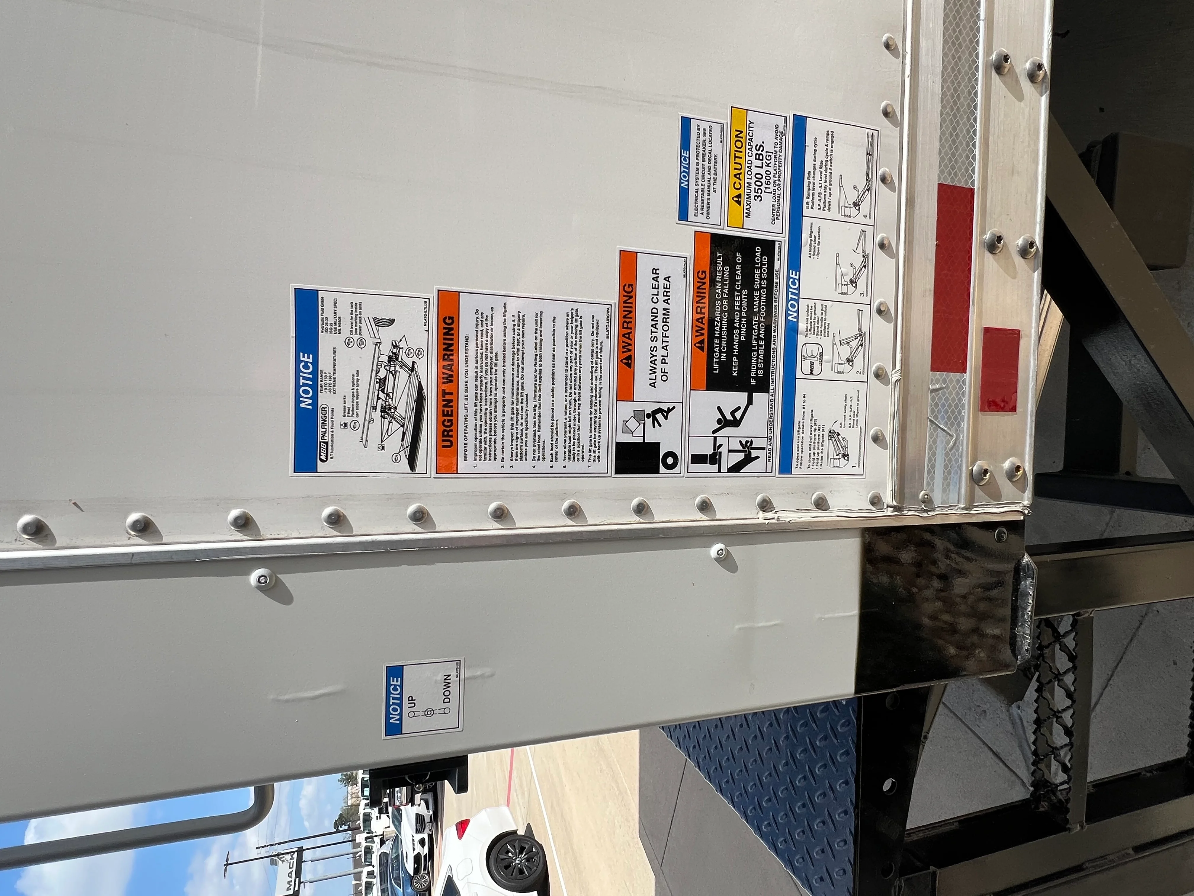 2025 Isuzu FTR in Houston, TX — photo 4