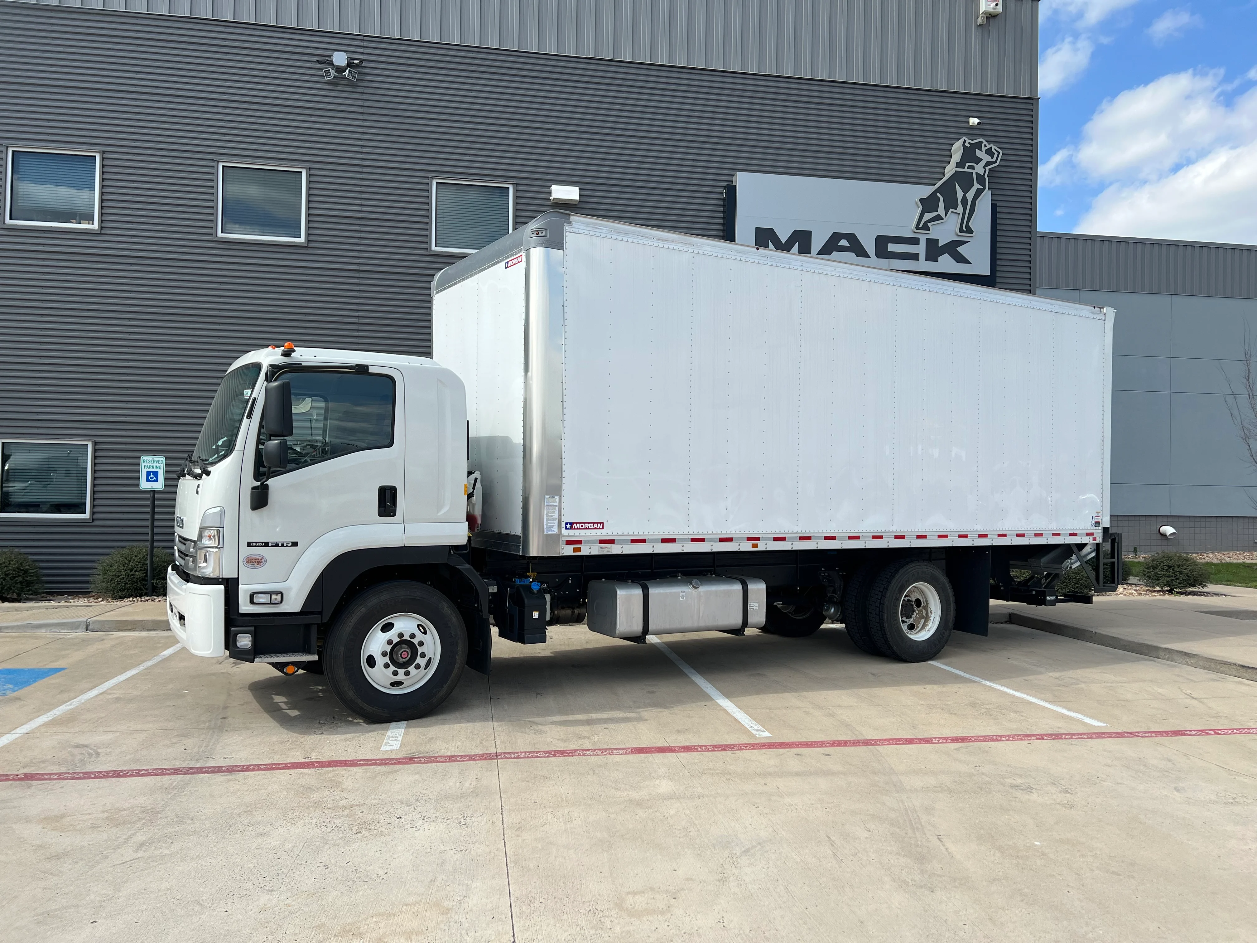 2025 Isuzu FTR in HOUSTON, TX