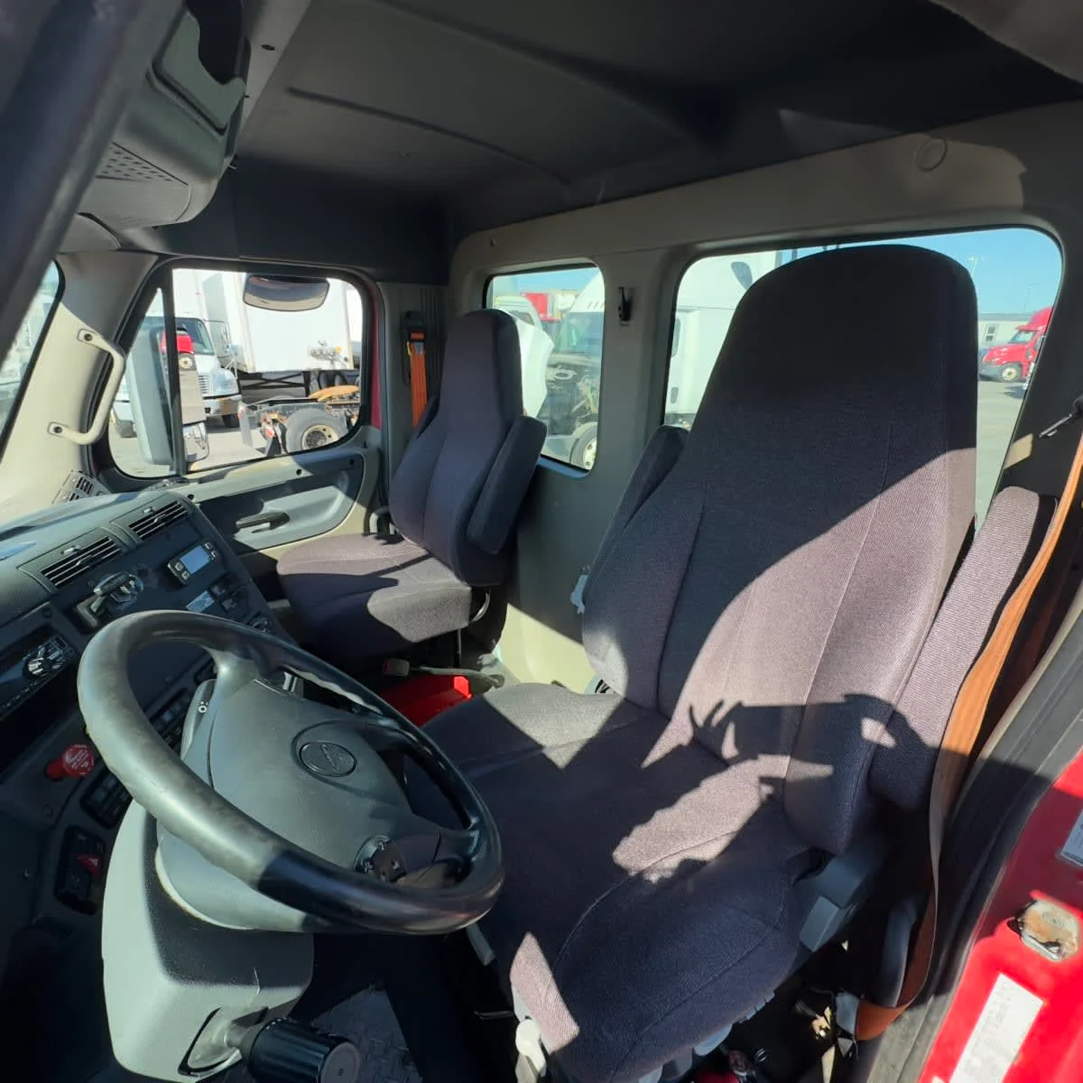 2019 Freightliner Cascadia in Syracuse, NY — photo 7