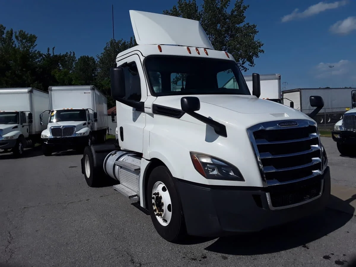 2020 Freightliner Cascadia in La Vergne, TN — photo 3