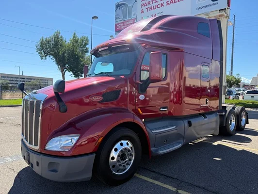 2021 Peterbilt 579 in Denver, CO — photo 3