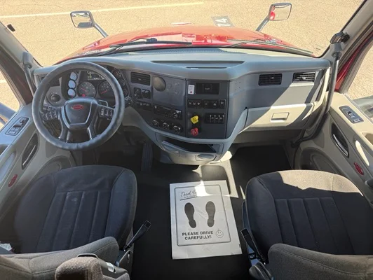 2021 Peterbilt 579 in Denver, CO — photo 19