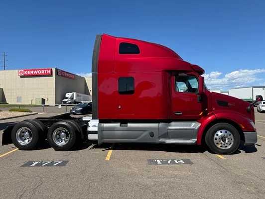 2021 Peterbilt 579 in Denver, CO — photo 4