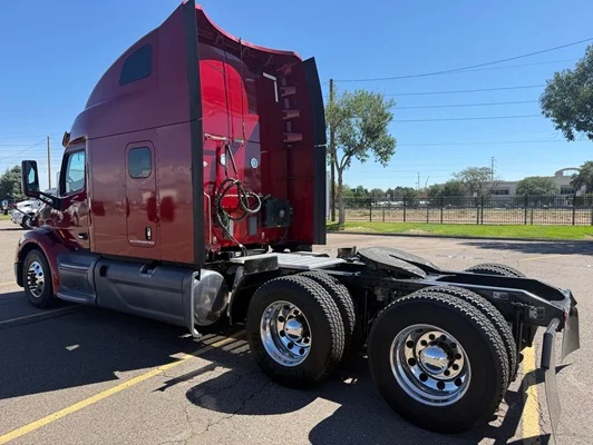 2021 Peterbilt 579 in Denver, CO — photo 10