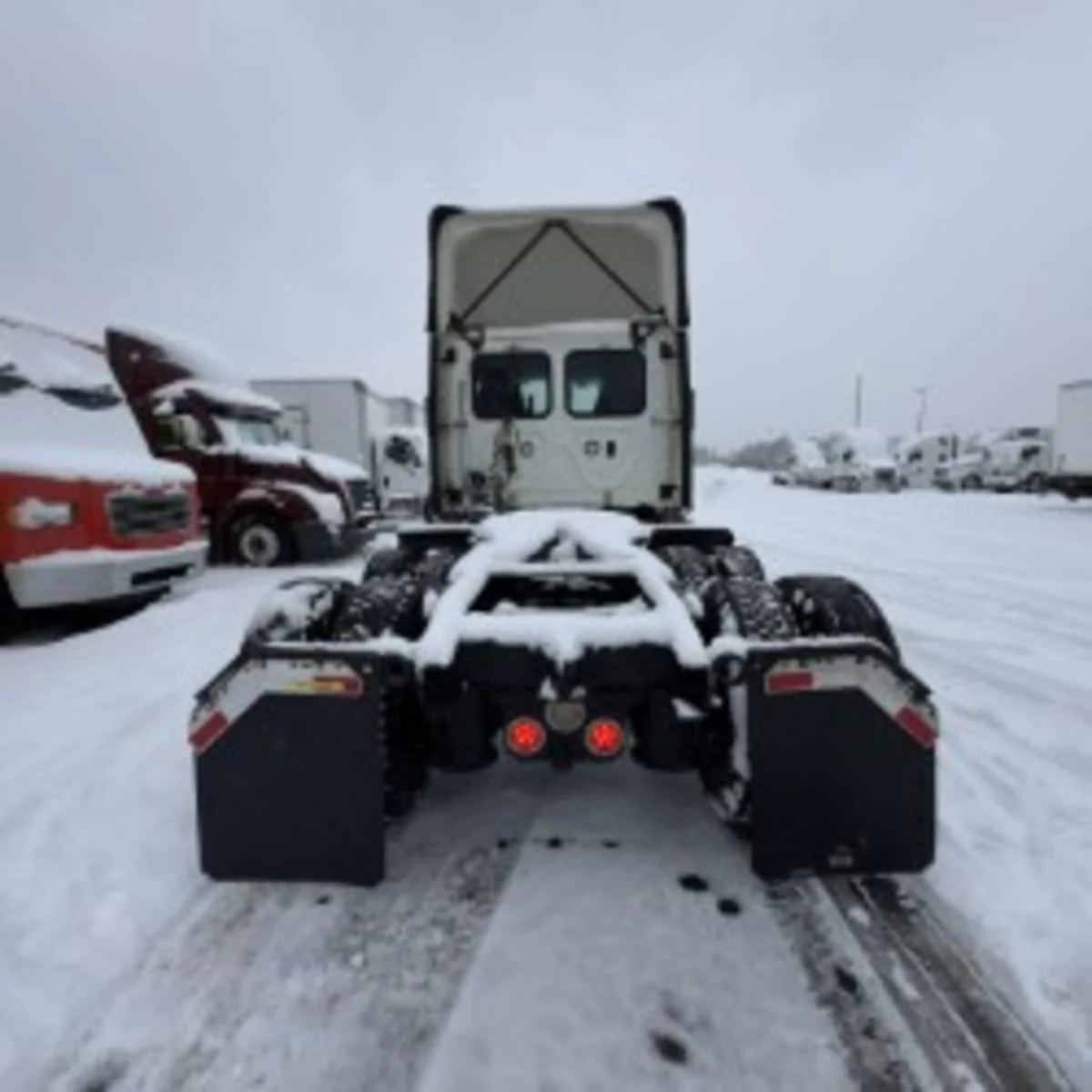 2019 Freightliner Cascadia - image 5