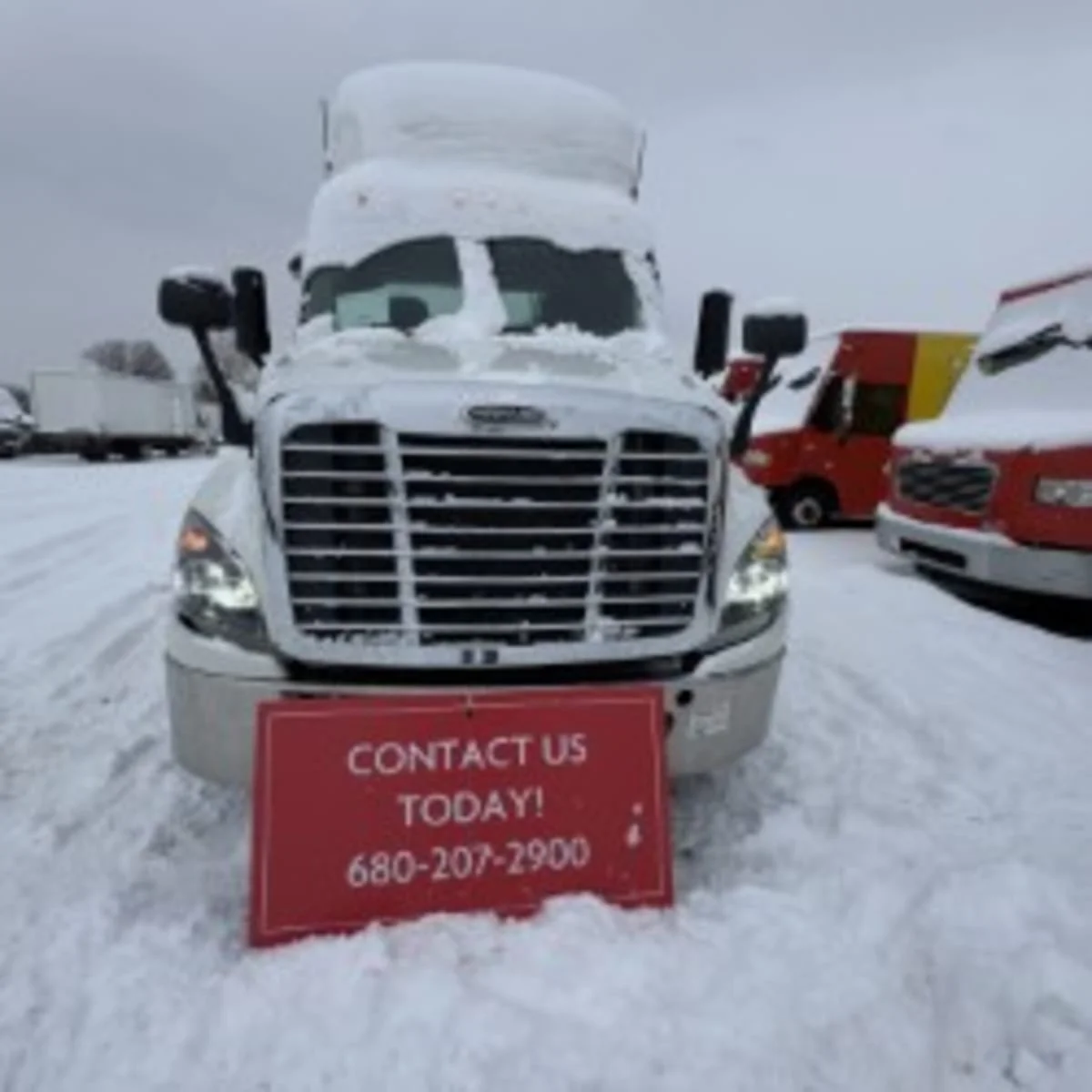 2019 Freightliner Cascadia - image 2