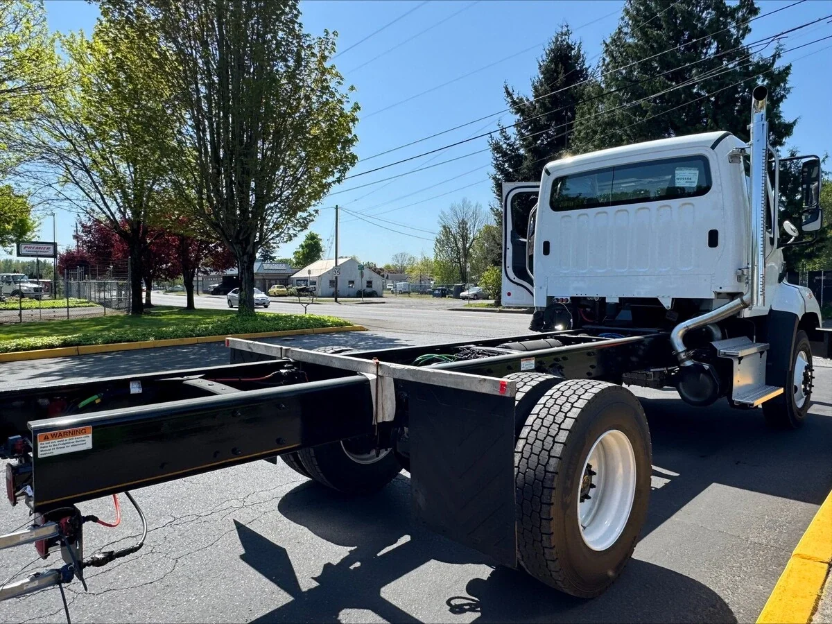 2025 Freightliner 108SD - image 11