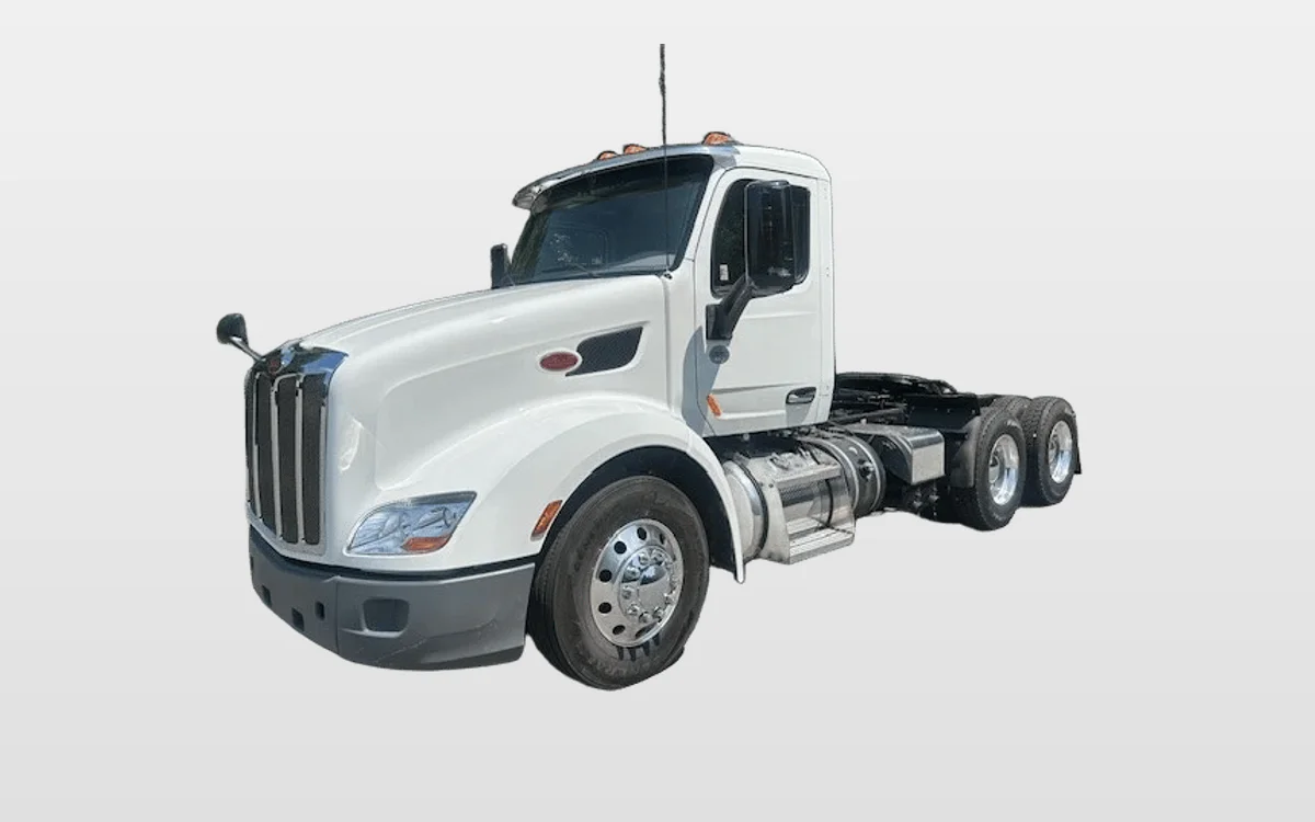 2021 PETERBILT 579 - image 1
