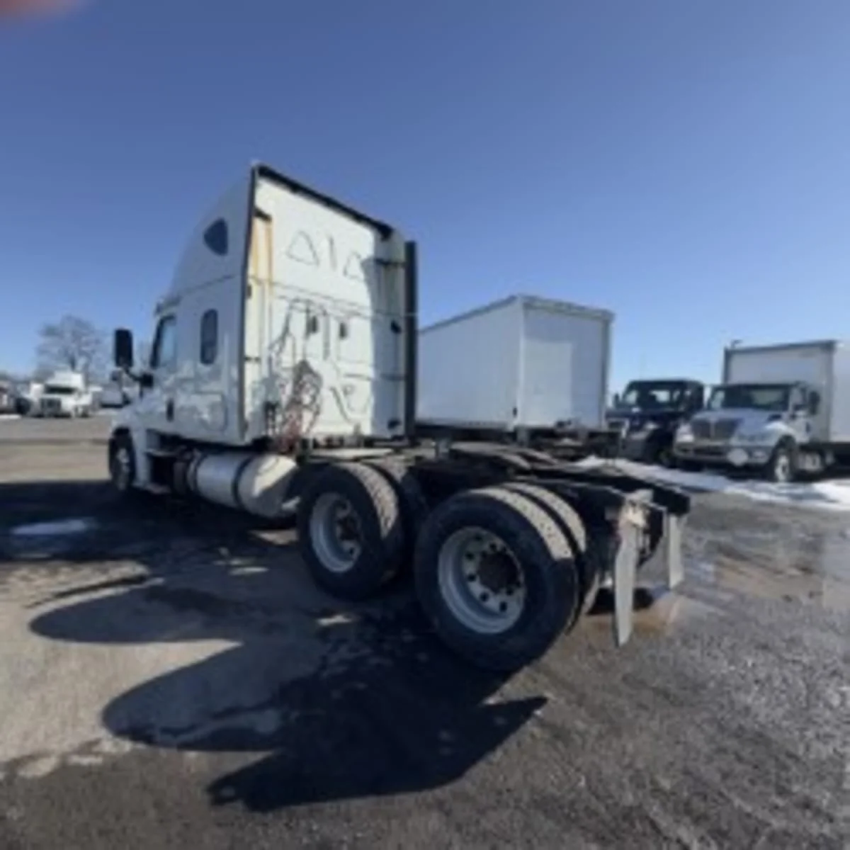 2019 Freightliner Cascadia - image 4