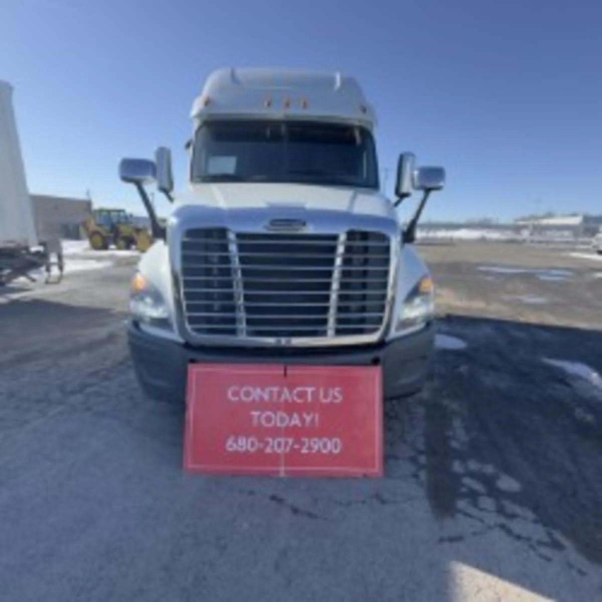 2019 Freightliner Cascadia - image 2