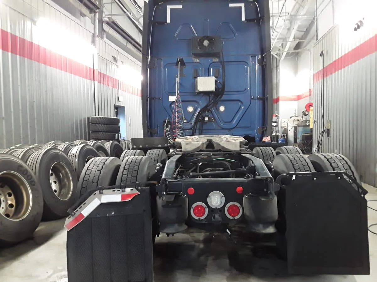 2020 Freightliner Cascadia - image 5