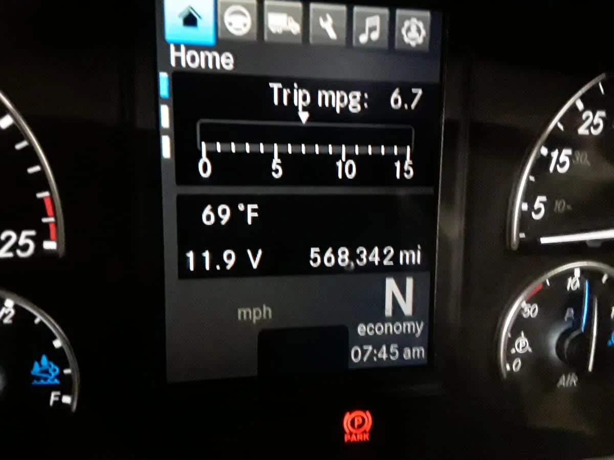 2020 Freightliner Cascadia - image 13