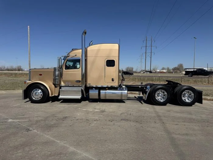 2027 Peterbilt 589 in Oklahoma City, OK — photo 3