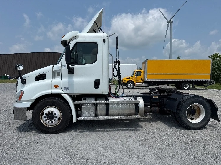 2020 Freightliner Cascadia in Findlay, OH — photo 4