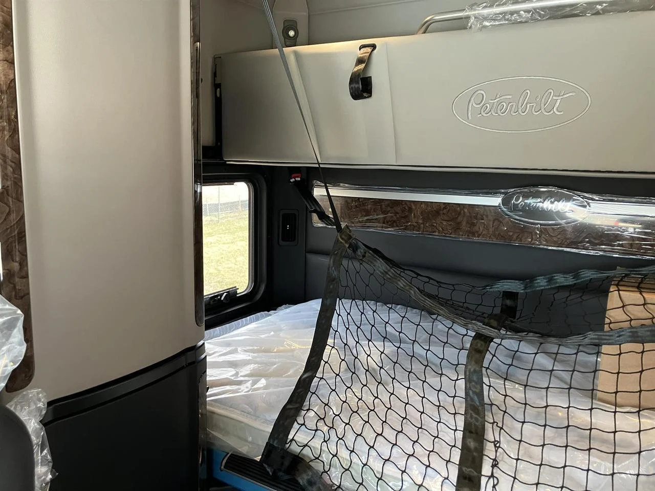 2027 Peterbilt 589 in Rochester, MN — photo 9