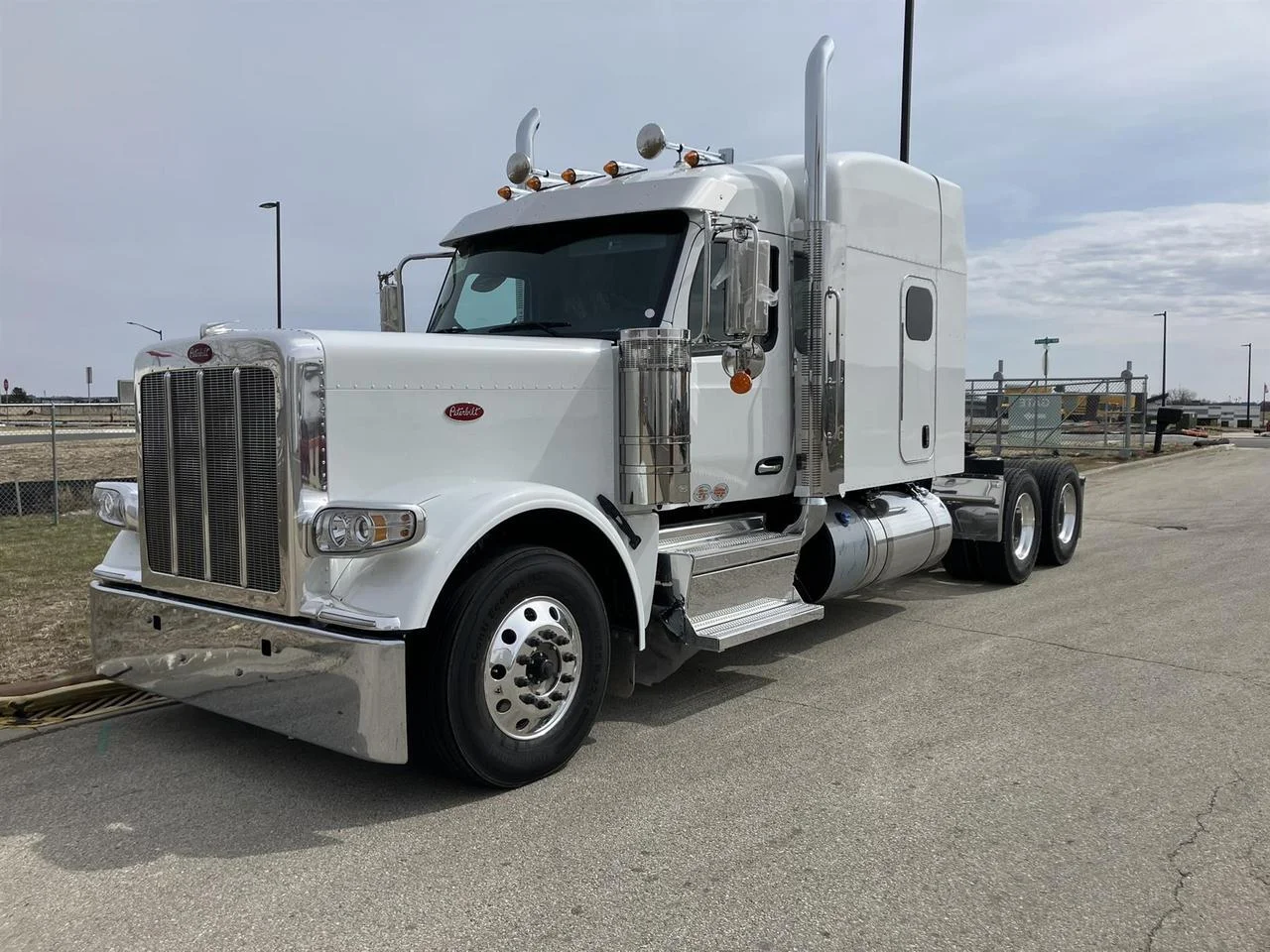 2027 Peterbilt 589 in Rochester, MN — photo 12