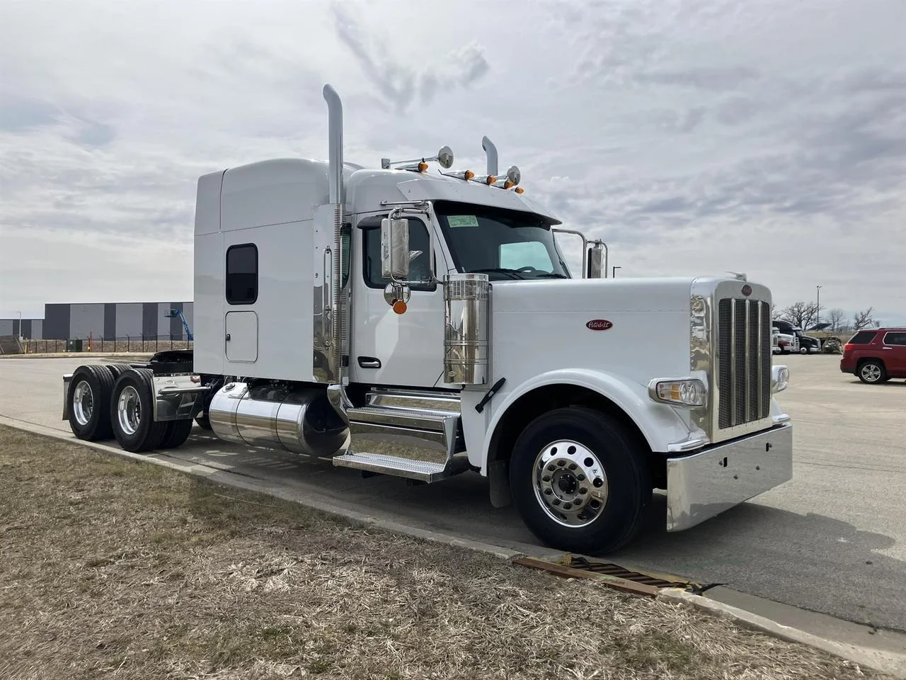 2027 Peterbilt 589 in Rochester, MN — photo 2