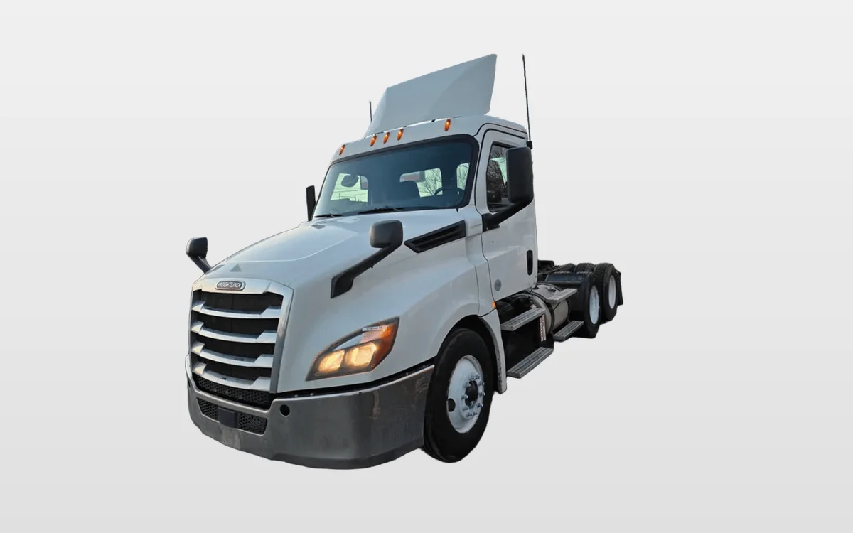 2019 Freightliner Cascadia - image 1