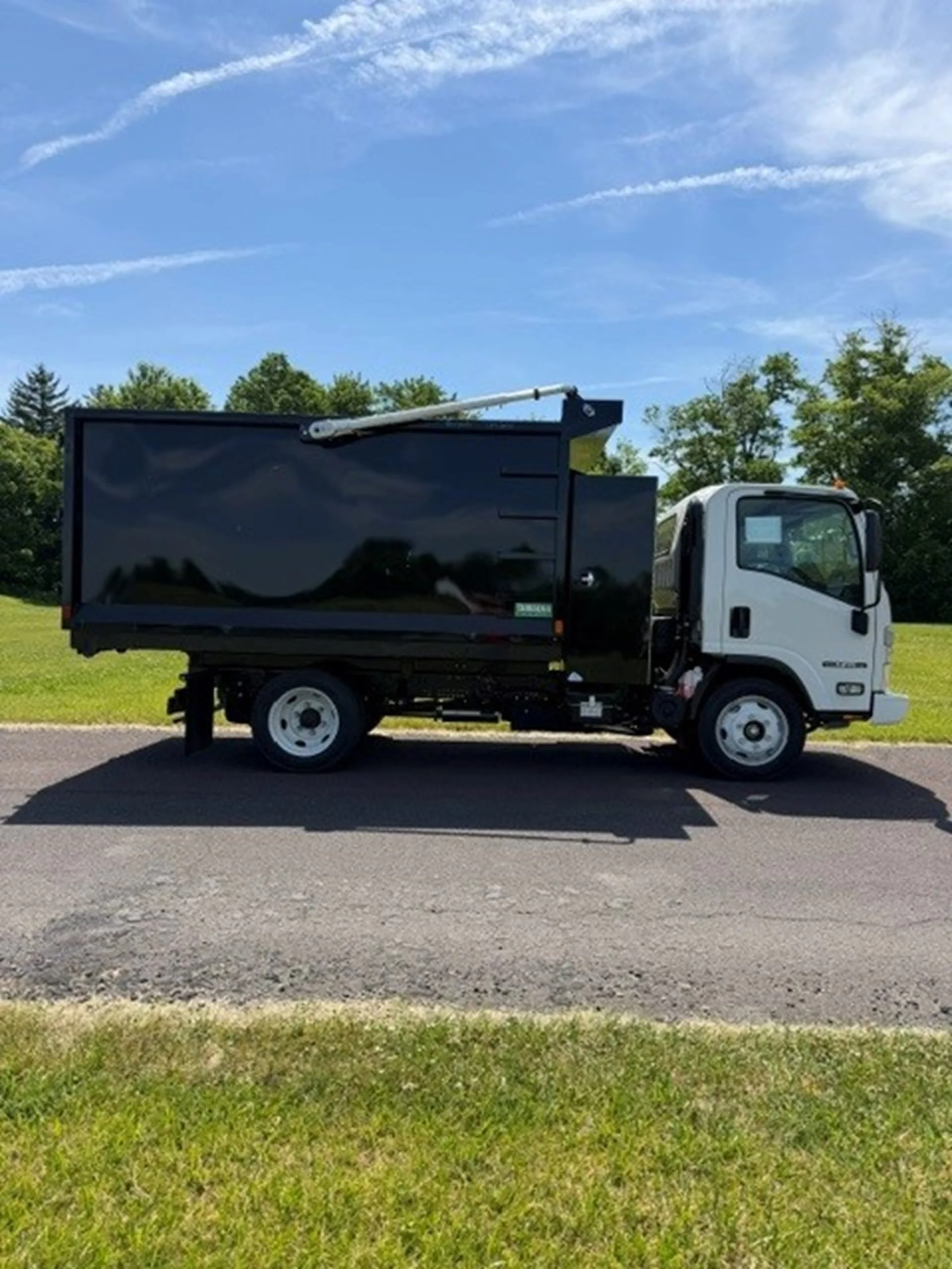 2026 Isuzu in Souderton, PA — photo 2