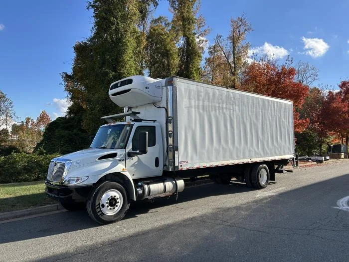 2022 International MV - image 2