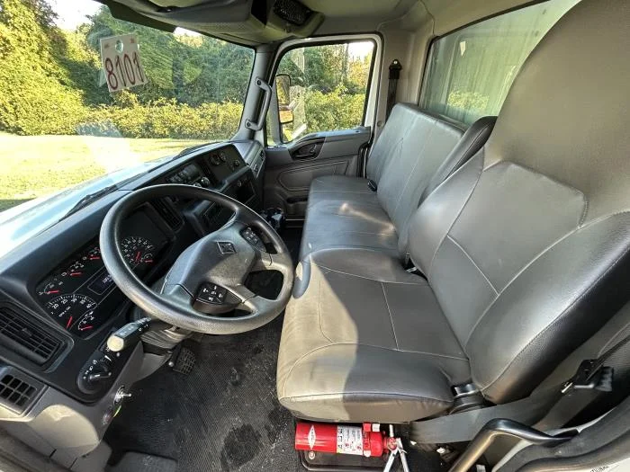 2022 International MV - image 12