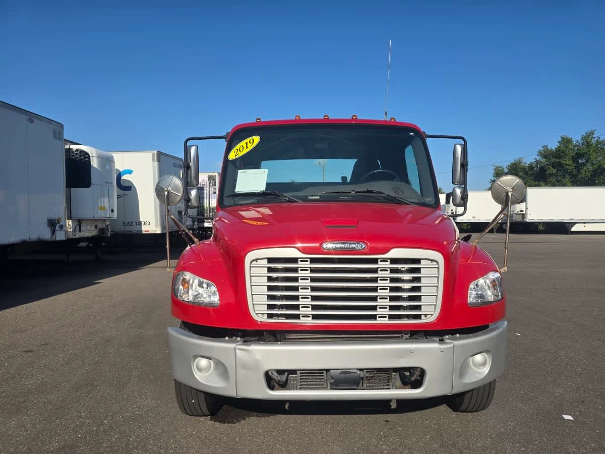 2019 Freightliner M2 106 in Tampa, FL — photo 2