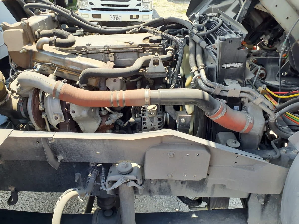 2019 Isuzu FTR - image 14