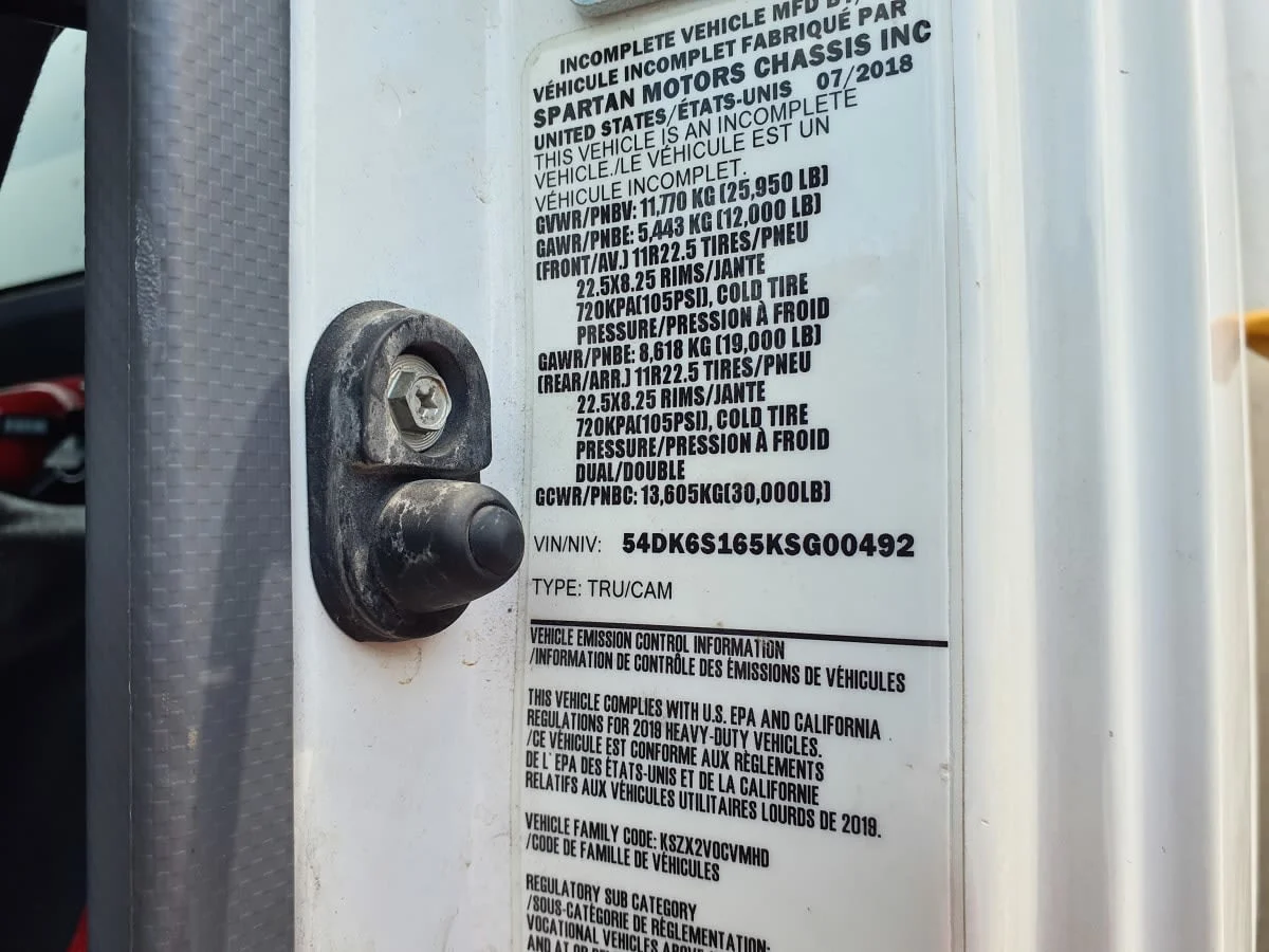 2019 Isuzu FTR - image 12