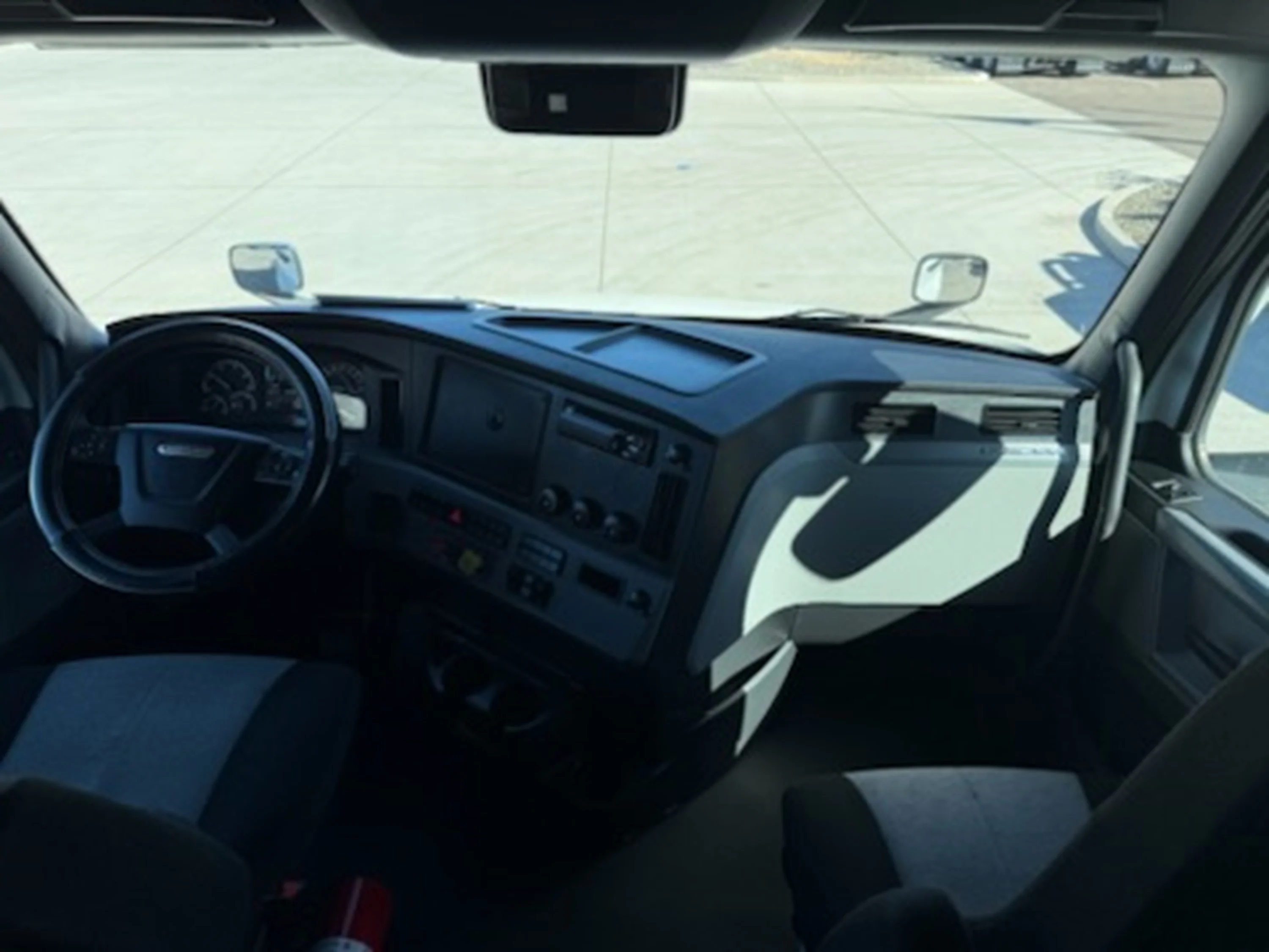 2021 Freightliner Cascadia - image 7