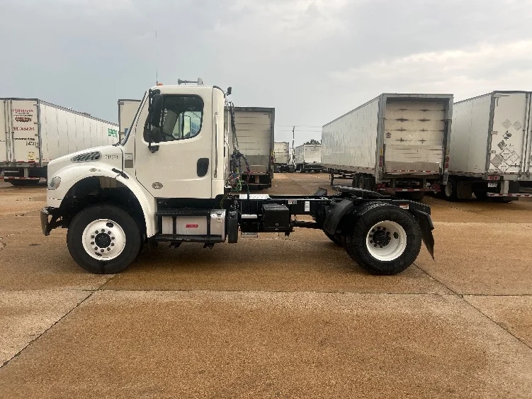 2019 Freightliner eM2 in Memphis, TN — photo 4