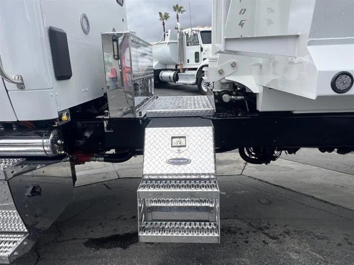 2026 Peterbilt 567 in Fontana, CA — photo 11