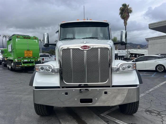 2026 Peterbilt 567 in Fontana, CA — photo 4