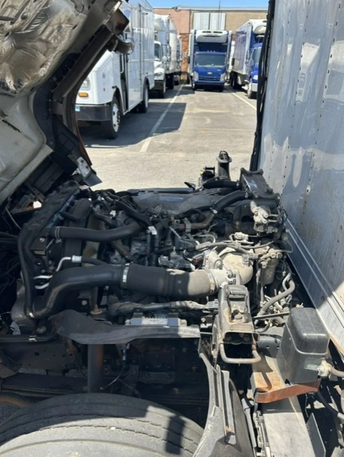 2020 Isuzu NQR in Farmingdale, NY — photo 10
