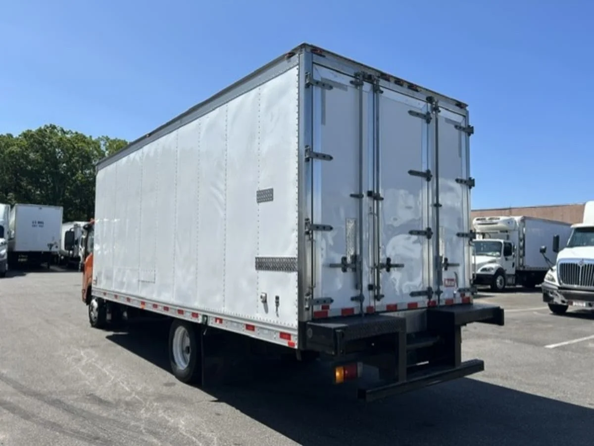 2020 Isuzu NQR in Farmingdale, NY — photo 6
