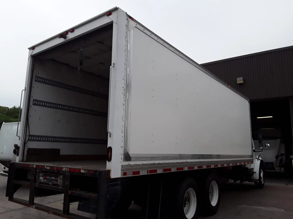 2019 Freightliner M2 106 in Kansas City, MO — photo 4