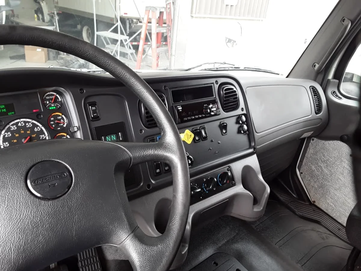 2019 Freightliner M2 106 in Kansas City, MO — photo 9