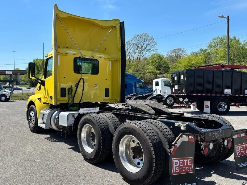 2021 Peterbilt 579 in Knoxville, TN — photo 5