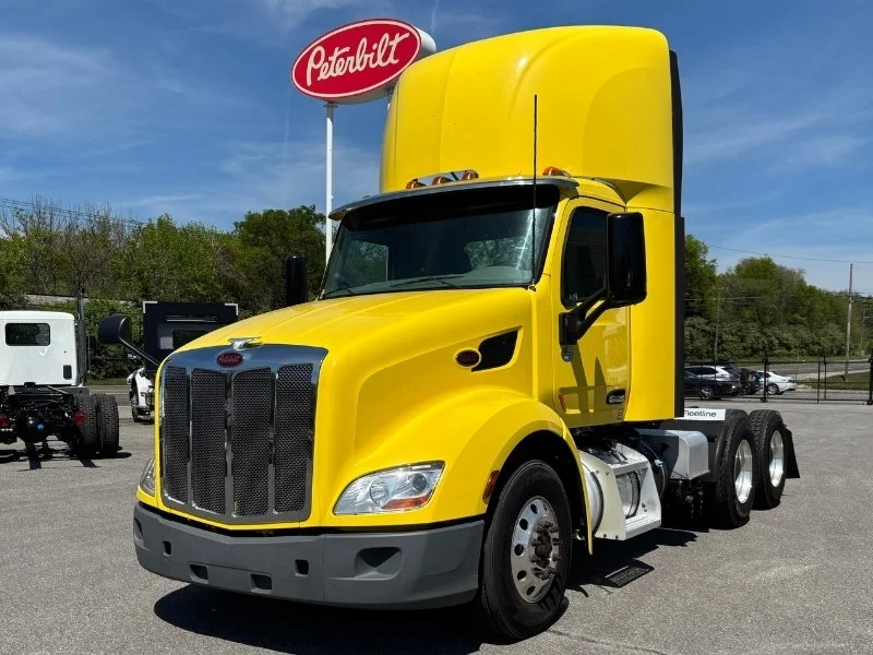 2021 Peterbilt 579 in Knoxville, TN — photo 2