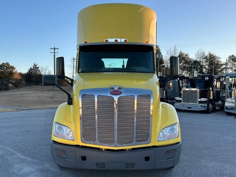 2021 Peterbilt 579 in Knoxville, TN — photo 10