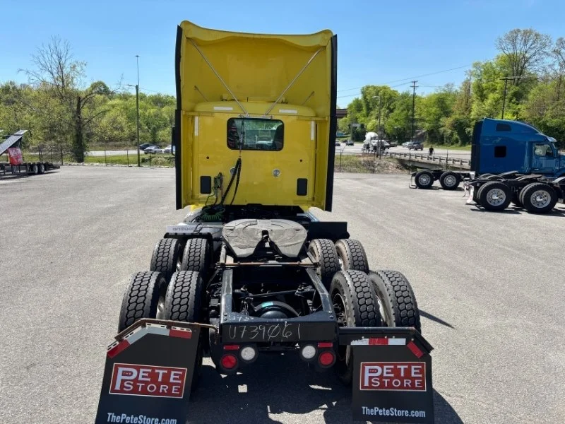 2021 Peterbilt 579 in Knoxville, TN — photo 6