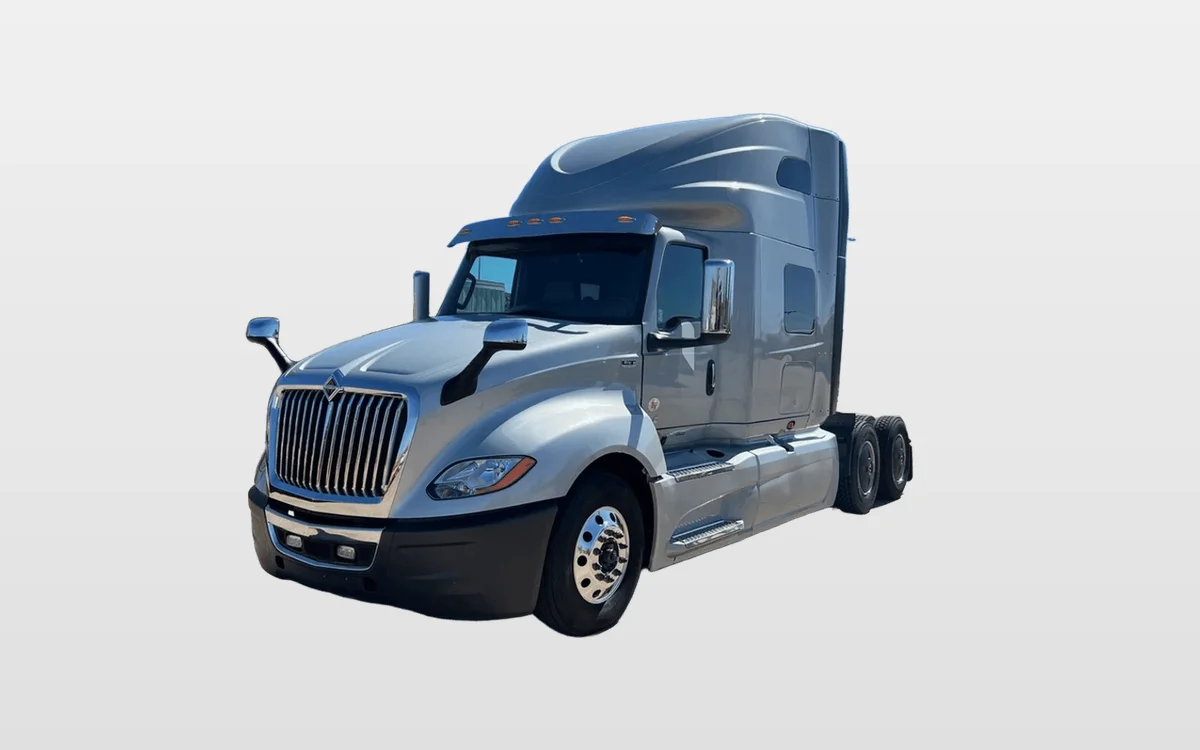 2023 International LT - image 1