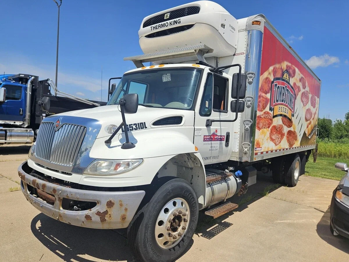 2017 International 4300 in Davenport, IA