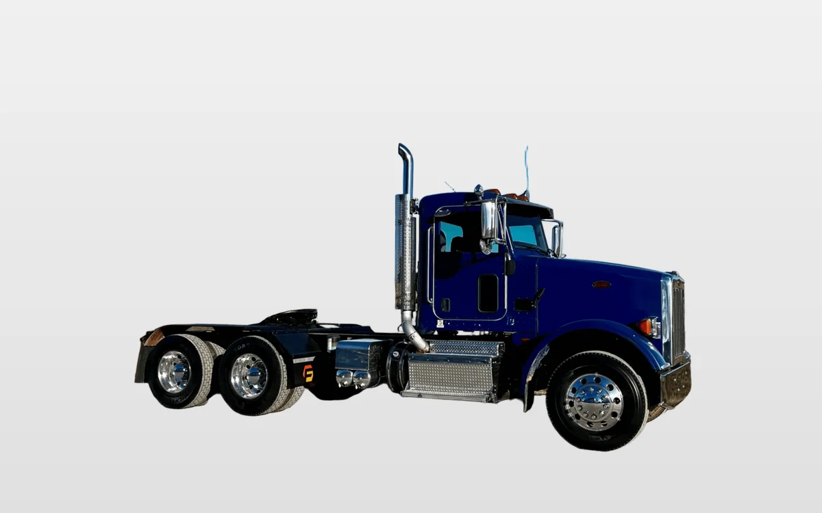 2015 Peterbilt 365 - image 1