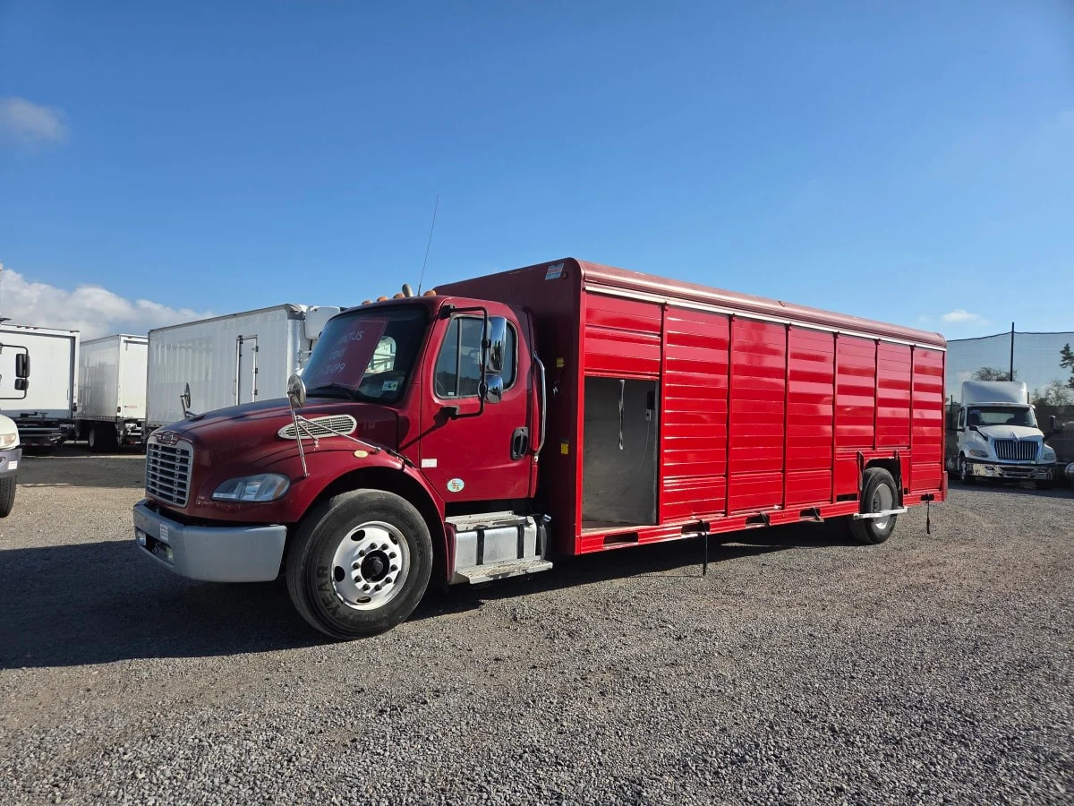 2016 Freightliner M2 106 - image 10
